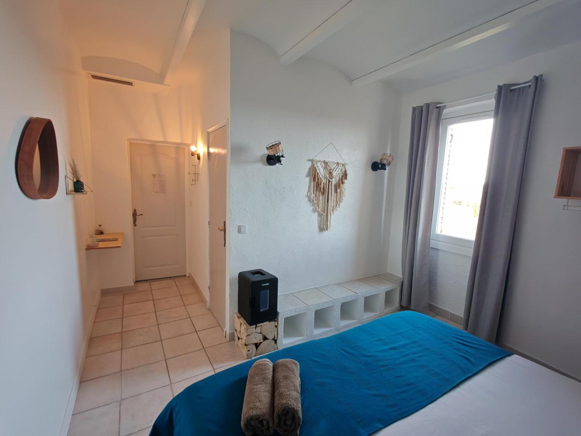 Mas La Belle Ambroise - Chambres D'Hotes Et Gite แซงต์อองบัวซ์ ภายนอก รูปภาพ
